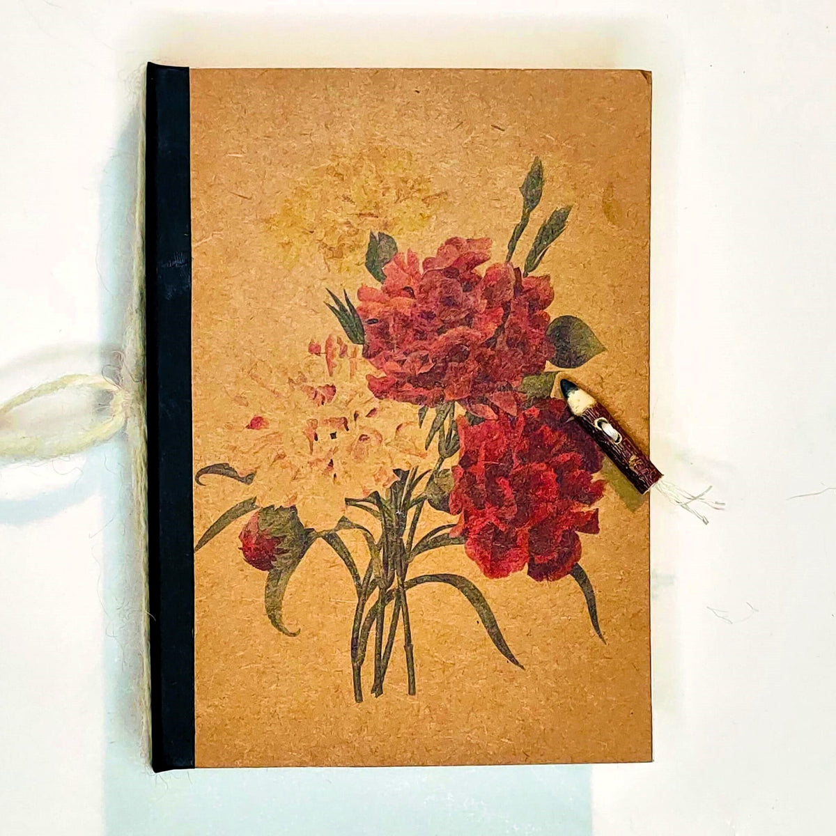 Taccuino ricaricabile fatto a mano con pagine bianche e legatura in lana — "Fiori Selvatici" Rifioriture