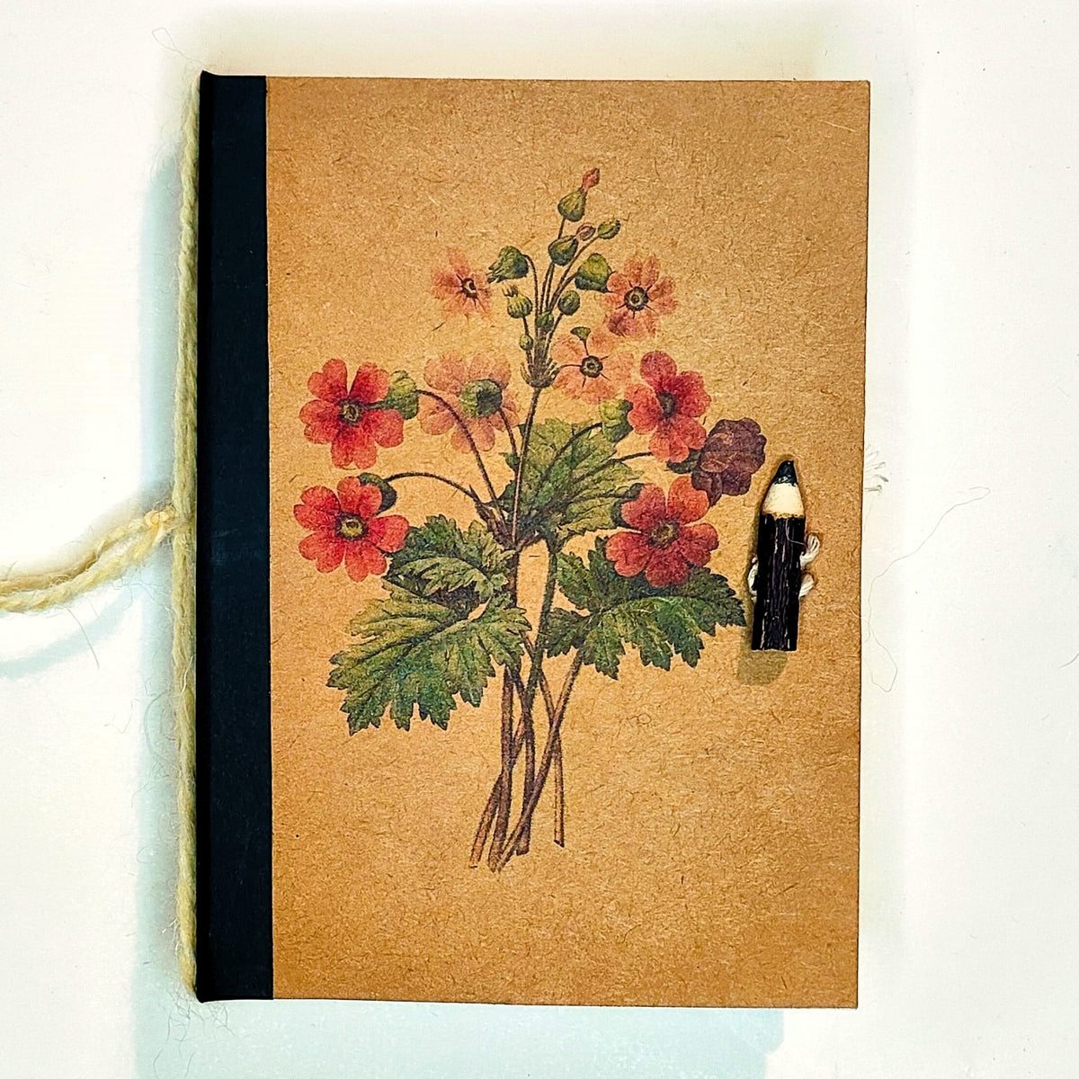 Taccuino ricaricabile fatto a mano con pagine bianche e legatura in lana — "Fiori Selvatici" Rifioriture
