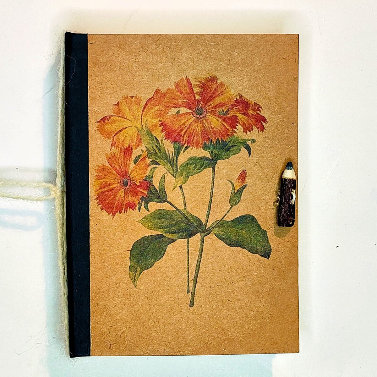 Taccuino ricaricabile fatto a mano con pagine bianche e legatura in lana — "Fiori Selvatici" Rifioriture