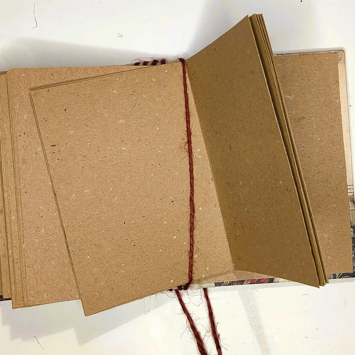 Diario fatto a mano tascabile con carta riciclata — "Ritmo Lento" Fiori di Velluto