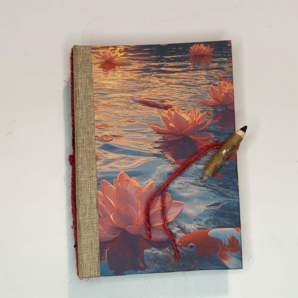 Taccuino tascabile fatto a mano con carta salvata — "Fiori di Loto" Abbondanza Ritrovata