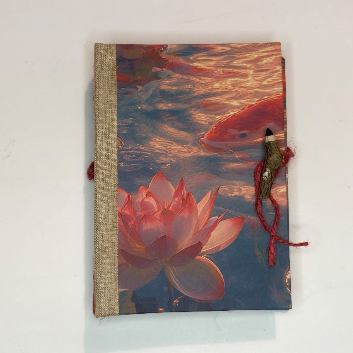 Taccuino tascabile fatto a mano con carta salvata — "Fiori di Loto" Abbondanza Ritrovata