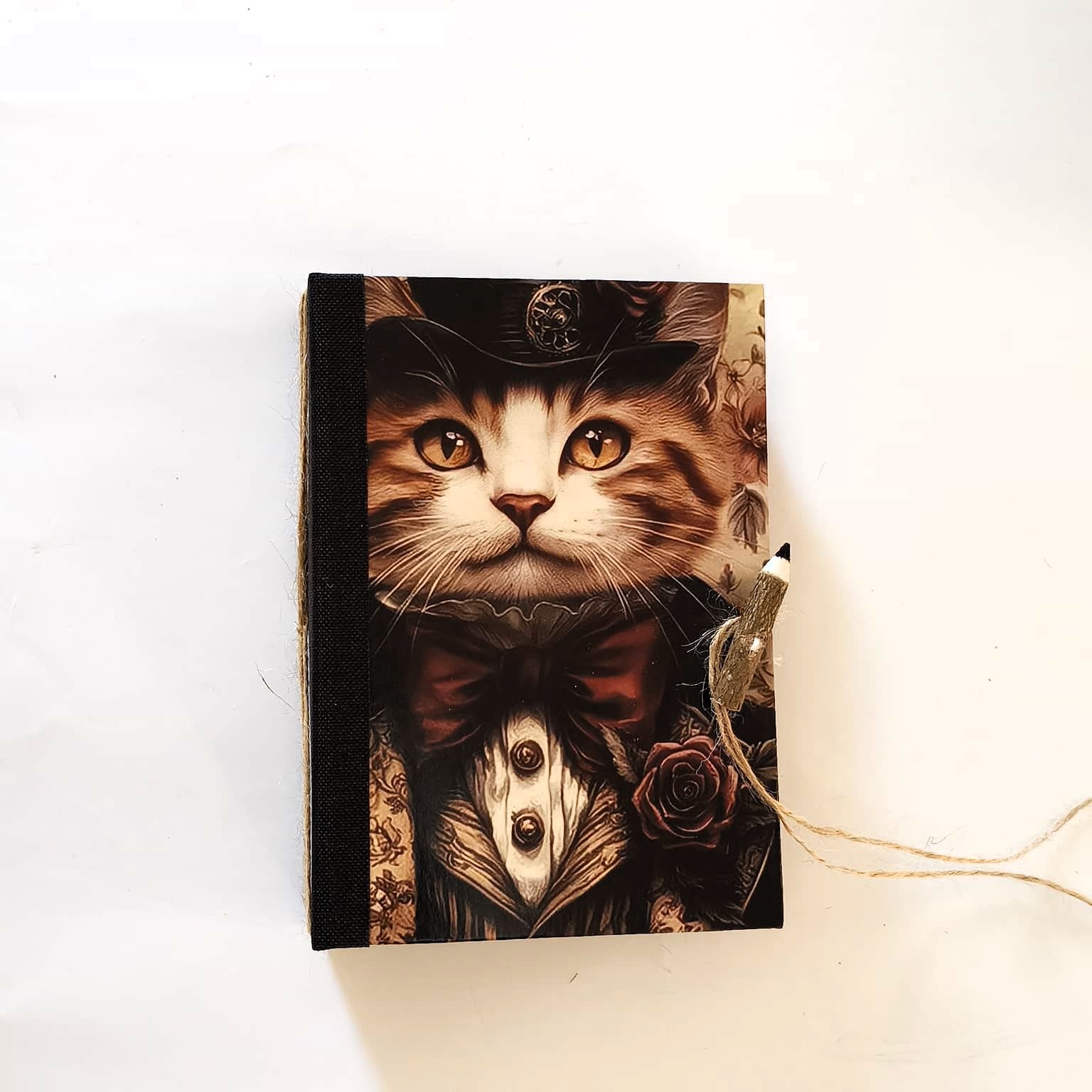 Quaderno A5 "Sette Anime d'Inchiostro" — Collezione Gatti