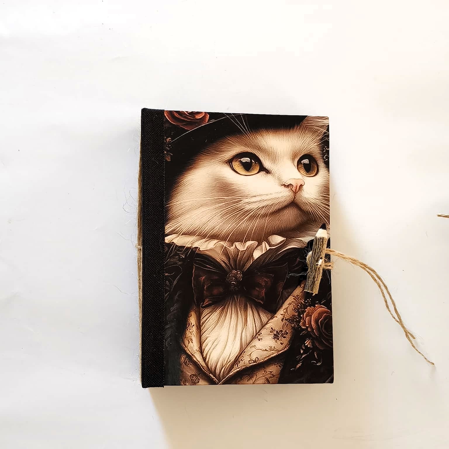 Quaderno A5 "Sette Anime d'Inchiostro" — Collezione Gatti