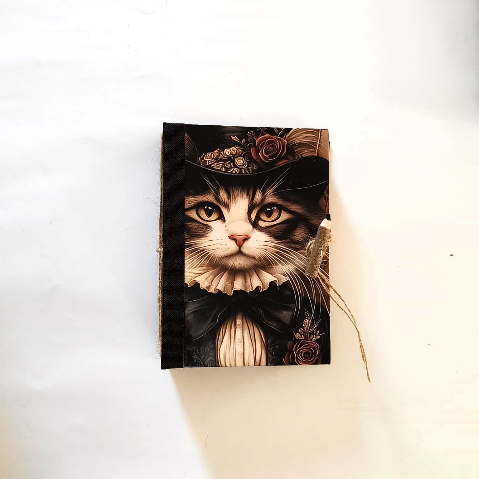 Quaderno A5 "Sette Anime d'Inchiostro" — Collezione Gatti