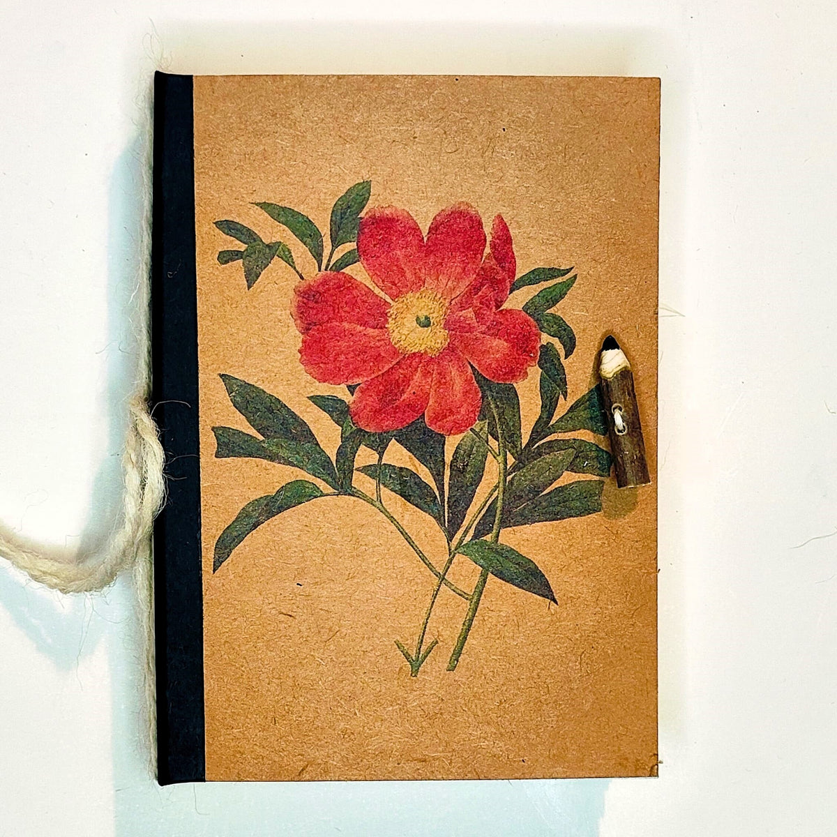Taccuino ricaricabile fatto a mano con pagine bianche e legatura in lana — "Fiori Selvatici" Rifioriture